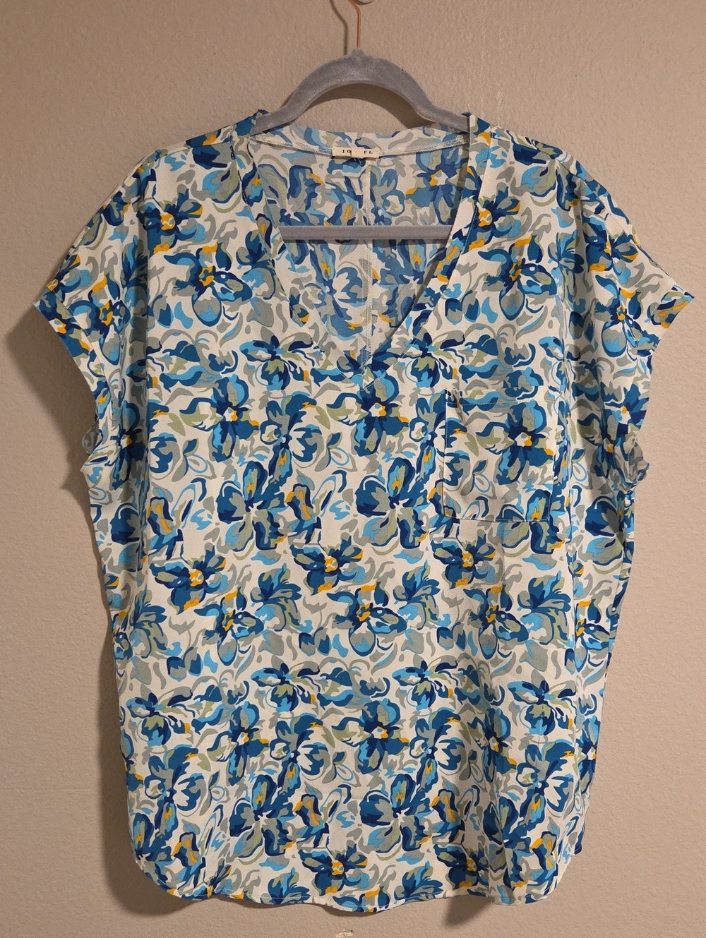 Jodifl Blue & Yellow Floral V-Neck Pocket Blouse - Size Large
